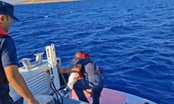 Denizde sürüklenen 2 kişi kurtarıldı