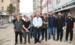Hakkari’de Altay Caddesi esnafı kepenk kapattı