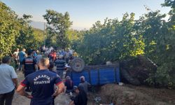 Fındık işçilerini taşıyan traktör devrildi: 18 yaralı