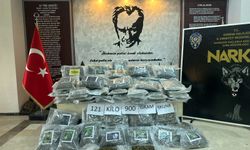 Hamzabeyli’de TIR’da 121 kilo 900 gram skunk ele geçirildi