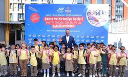 Sultangazi’de 1. sınıf öğrencilerine kırtasiye seti desteği