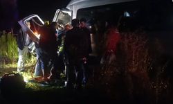 iş makinesi ile 2 işçi servisi çarpıştı: 1 ölü, 15 yaralı