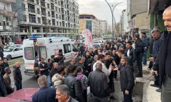 Hakkari'de iki grup arasında bıçaklı kavga: 3 yaralı