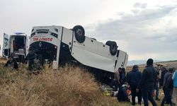 Midibüs, şarampole devrildi: 1 ölü, 27 yaralı