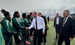 Zeydin Kaya, Yüksekova Spor’un antrenmanını ziyaret etti