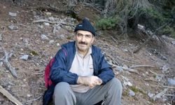 Hafif ticari araç ile otomobil çarpıştı: 1 ölü, 2 yaralı