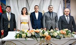 Hakkari protokolü genç çiftin nikâh şahidi oldu