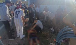Hafif ticari araç ile midibüs çarpıştı; 4 yaralı