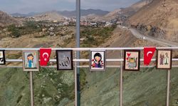 Hakkari Seyir Tepesi’nde Cumhuriyet Bayramı’na özel resim sergisi açıldı
