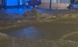 Mersin'de sağanak su baskınlarına neden oldu