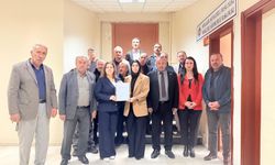 Yeni Parti Hakkari İl Başkanı Suzan Çakırbeyli mazbatasını aldı