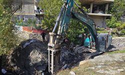 Hakkari’de evleri tehdit eden derede önlem alınıyor