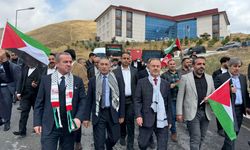 Hakkari Üniversitesi öğrencilerinden Filistin’e destek yürüyüşü