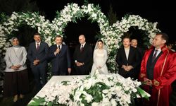 Hakkarili çiftin nikah şahitliğini Bakan ve çok sayıda bürokrat yaptı