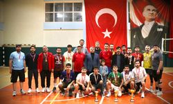 Derecik’te Kaymakamlık Kupası Voleybol Turnuvası sona erdi