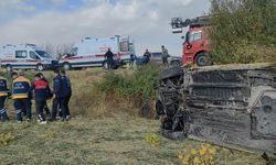 Adıyaman'da taksi şarampole devrildi: 5 yaralı