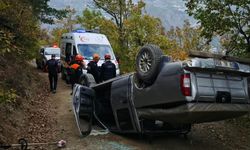 Freni tutmayan kamyonet takla attı; 2 yaralı