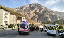 Hakkari’de motosiklet ile otomobil çarpıştı: 1yaralı