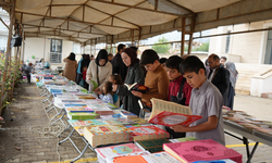 Hakkari'nin Derecik ilçesinde kitap fuarı başladı