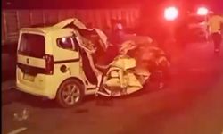 Mardin’de hafif ticari araç TIR’a çarptı: 6 yaralı