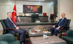 Hakkari Valisi Taşyapan’dan Müftü Eren’e ziyaret