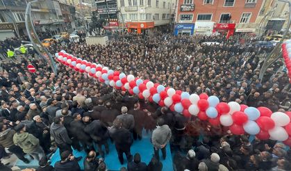 AK Parti Hakkari Belediye Başkan Adayı Ölmez'e görkemli karşılama