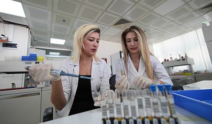 Doktor kardeşler aynı hastanede bilimsel işbirliği yapıyor
