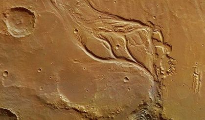 Bilim İnsanları, Mars'ta eski nehir izleri keşfetti
