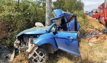 Beton direğe çarpan otomobildeki 2 çocuk öldü