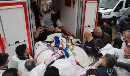 Fil hastası 30 kişi tarafından evinden çıkartıldı