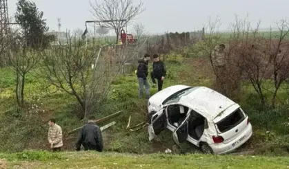 Kontrolden çıkan otomobil tarlaya uçtu: 4 yaralı