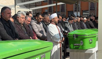 Aile içi kavgada öldürülen baba-oğul defnedildi