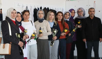 Meslektaşları Fatma Nur öğretmeni çiçeklerle andı