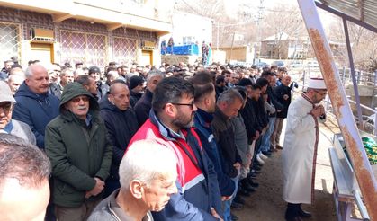 Göçükte ölen madenci son yolculuğuna uğurlandı