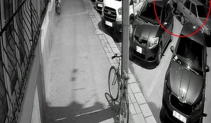 Park halindeki otomobili iterek çaldılar