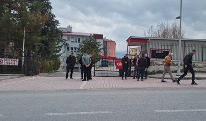 İnşaatta 4 metre yükseklikten düşüp öldü