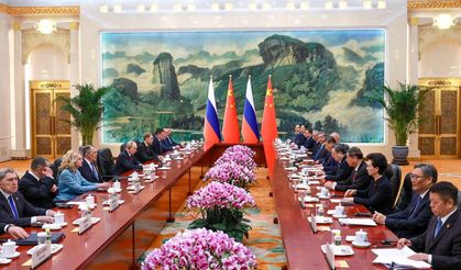 Rusya Devlet Başkanı Putin, Çin’de resmi törenle karşılandı