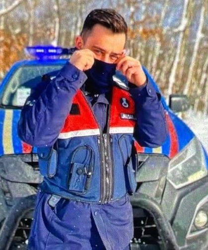 Serinlemek için dereye giren astsubay boğuldu