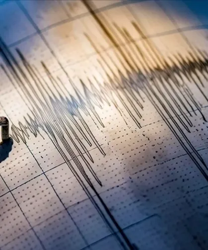 Endonezya'da 7,4 büyüklüğünde deprem