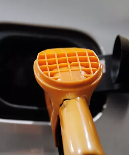 Benzinin litre fiyatı 2 TL düştü