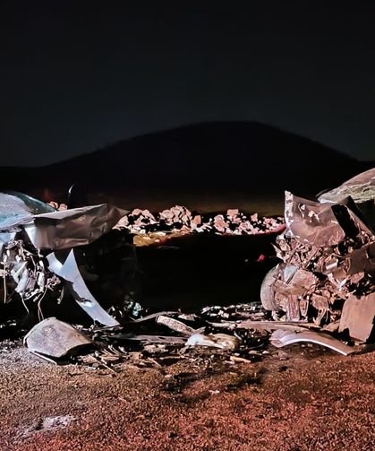 Otomobil ile ticari araç çarpıştı: 5 ölü, 2 yaralı