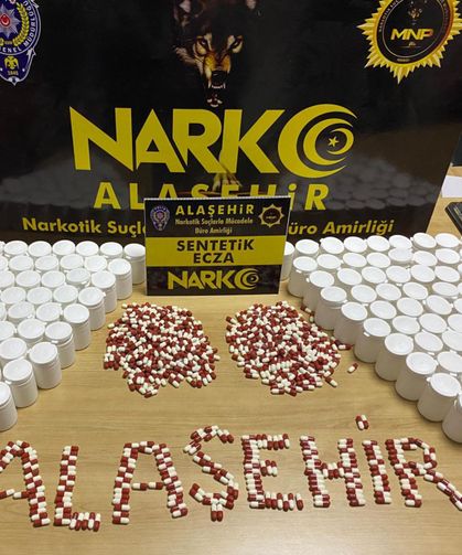 Otomobilde 5 bin 564 sentetik hap ele geçirildi: 2 tutuklama