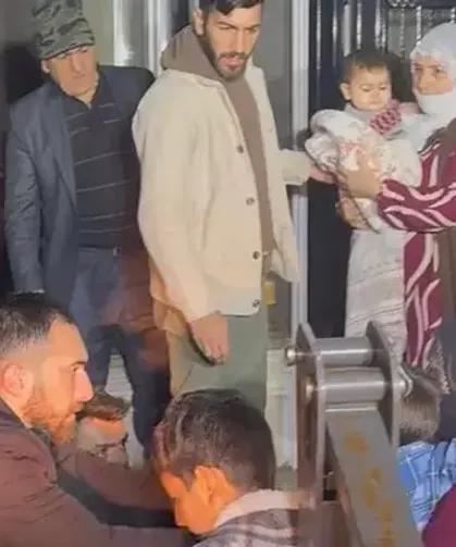 Selde mahsur kalan 11 kişilik aile kurtarıldı