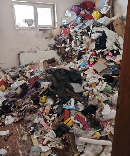 Bodrum katında 25 ton çöp çıktı