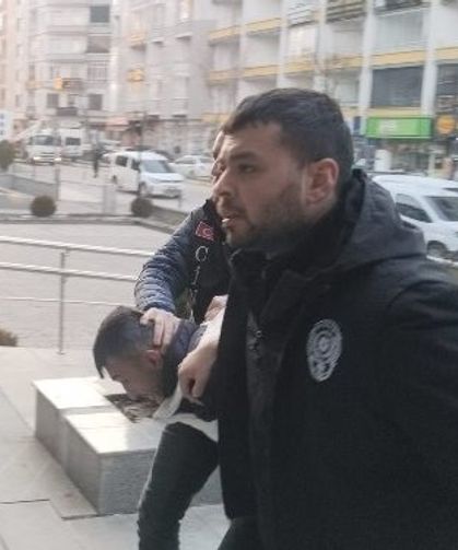 Komşusunu öldürüp 6 parçaya ayıran şüpheli adliyede