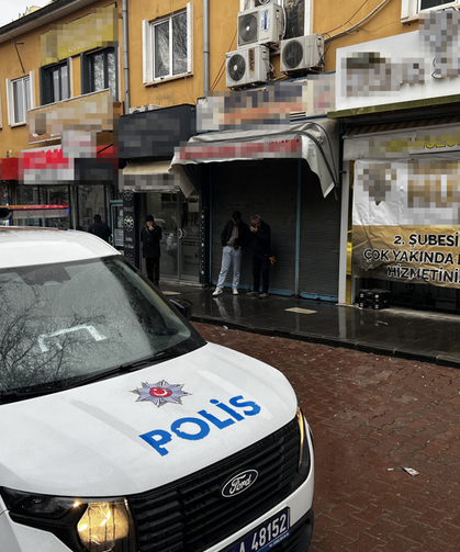 Girdiği kuyumcu dükkanından ziynet eşyası çaldı