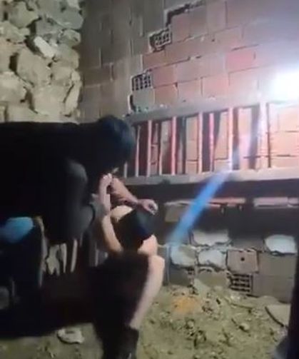 Çocuğa ahırda şiddet kamerada; şüpheli serbest