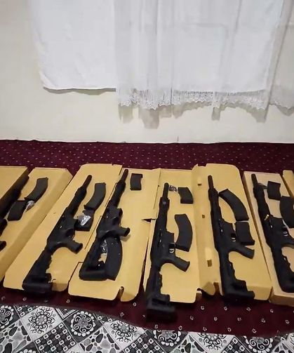 Taşların altına gizlenen cephanelik ortaya çıktı