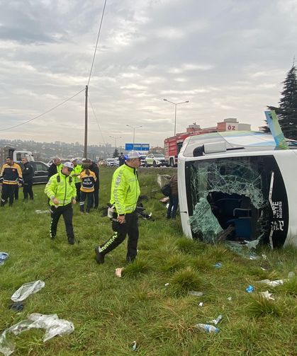 Otobüs yan yattı: 9’u öğrenci, 11 yaralı