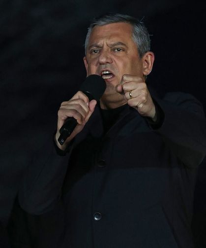 Özgür Özel Eyüpsultan'da konuştu